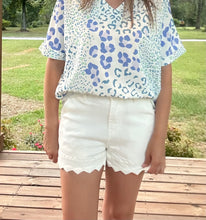 Load image into Gallery viewer, Scalloped shorts
