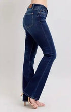 Load image into Gallery viewer, Judy Blue Mid rise
