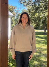 Load image into Gallery viewer, Scout pullover
