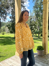 Load image into Gallery viewer, Crinkle Printed Top
